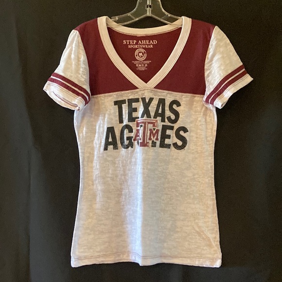 Medium Aggie V-Neck Lightweight Top - Picture 1 of 11